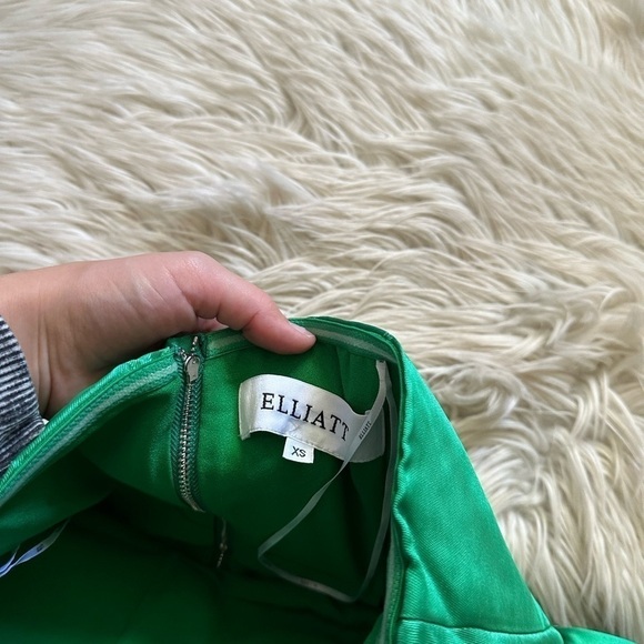 ELLIATT Protea Gown In Emerald Green - Picture 5 of 6